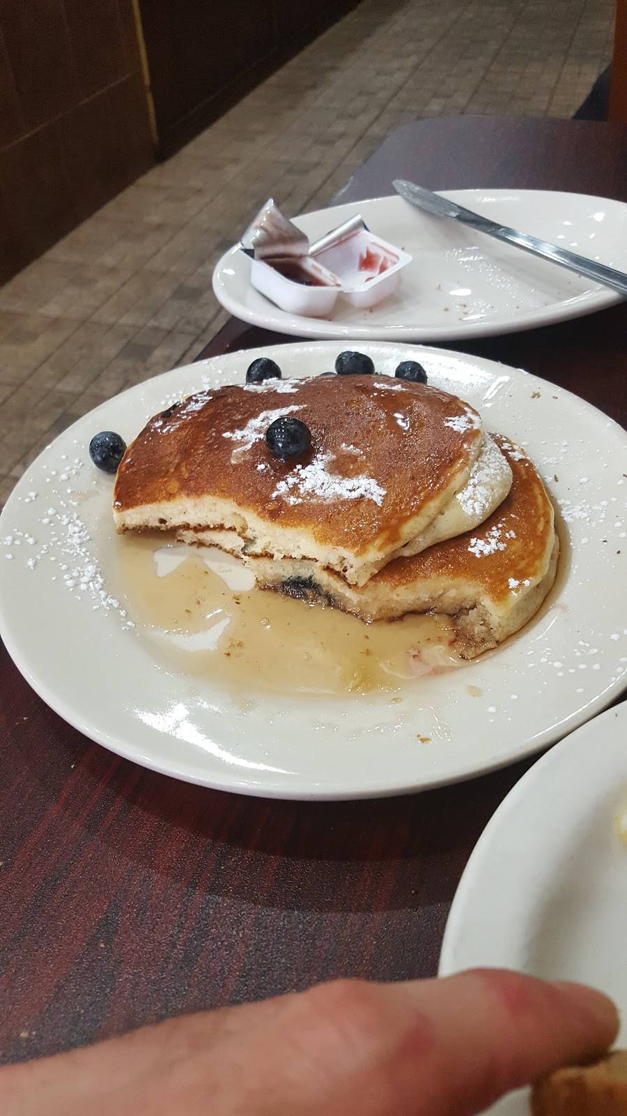 La Villa | restaurant | 505 Dekalb Ave, Brooklyn, NY 11205, USA | 7184227892 OR +1 718-422-7892