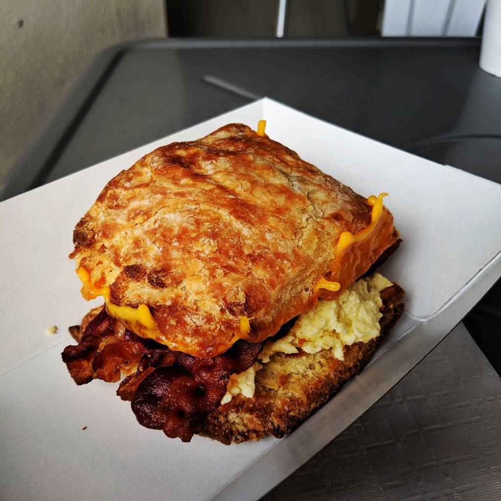 Turner Street Market and Cafe | bakery | 133A Turner St, Beaufort, NC 28516, United States | 2528389381 OR +1 252-838-9381