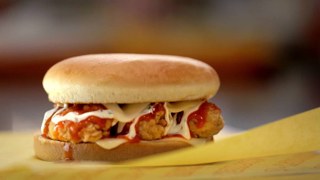 Whataburger | restaurant | 2214 N Collins St, Arlington, TX 76011, USA | 8175481976 OR +1 817-548-1976