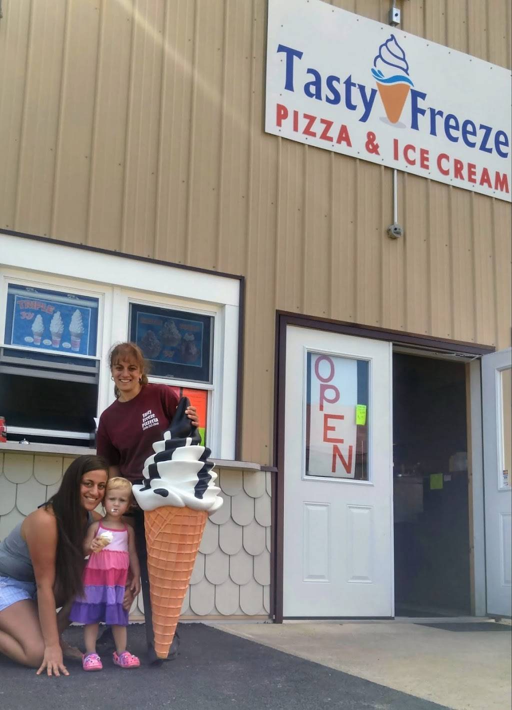Tasty Freeze Pizza & Ice Cream | restaurant | 641 McQueen Rd, Amsterdam, NY 12010, USA | 5182122940 OR +1 518-212-2940