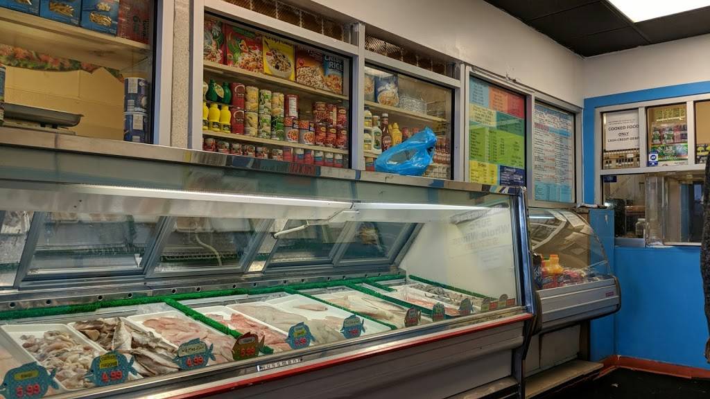 Blue Fish & Chicken | restaurant | 11611 Linwood St, Detroit, MI 48206, USA | 3138658215 OR +1 313-865-8215