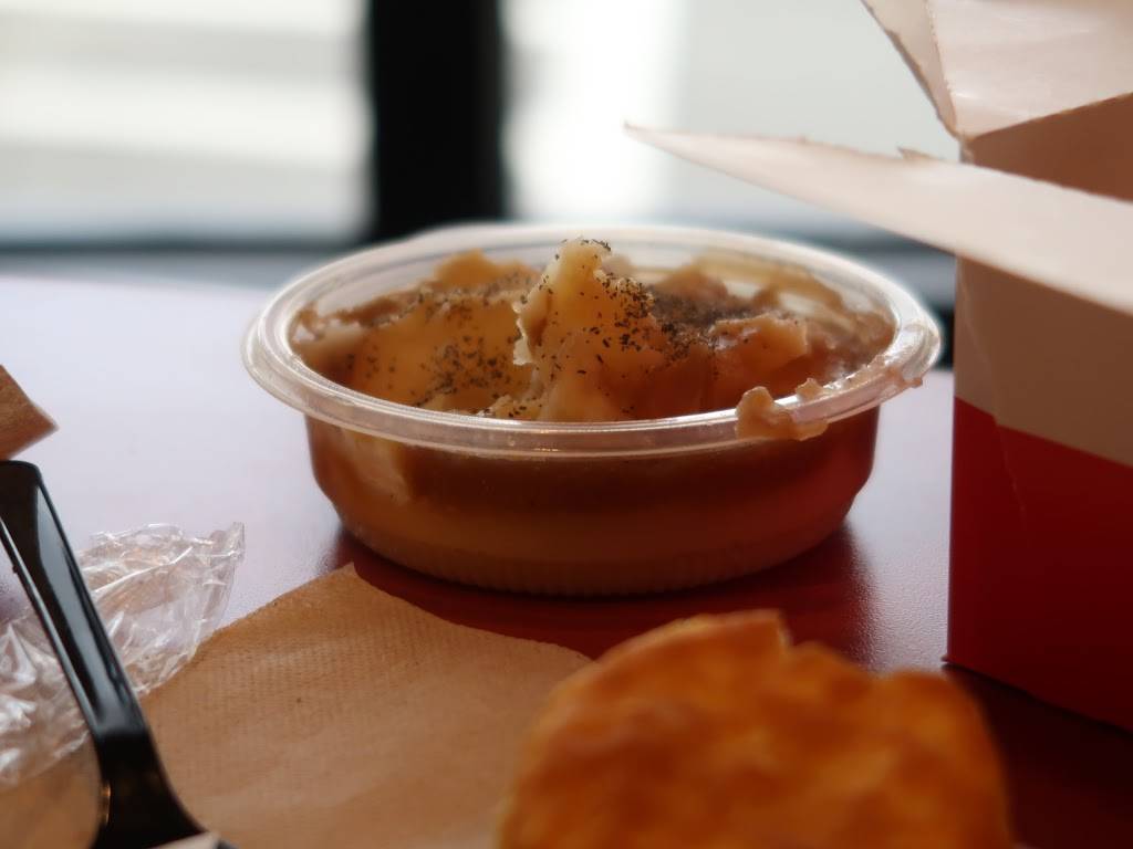 KFC | restaurant | 5540 University Pointe Blvd, Charlotte, NC 28262, USA | 7045102228 OR +1 704-510-2228