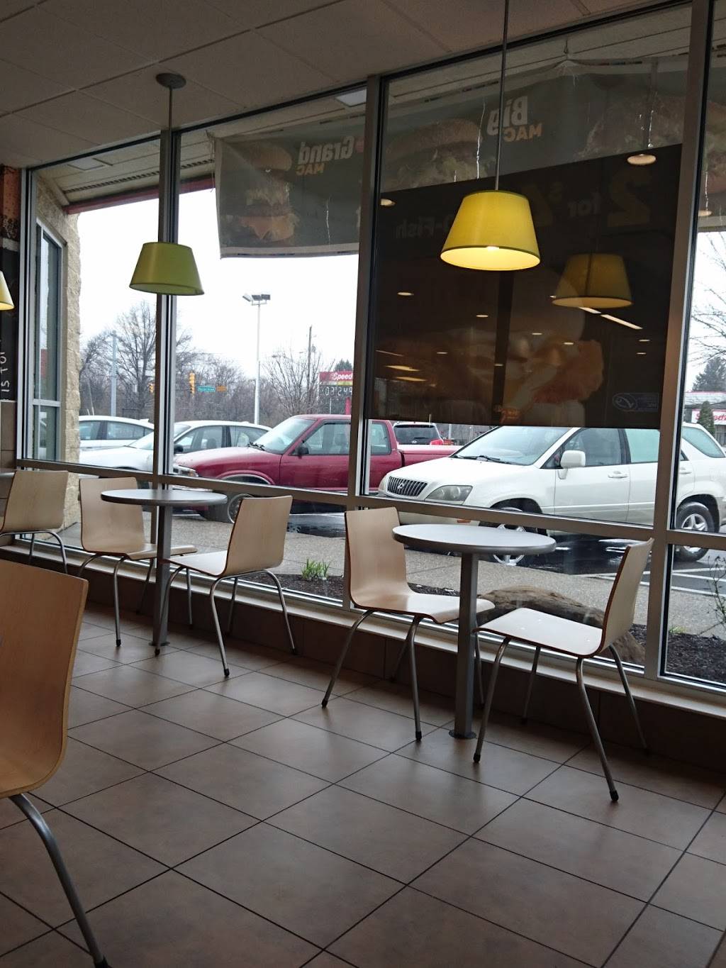 McDonalds | cafe | 2551 Emerson Avenue, Indianapolis, IN 46218, USA | 3175411364 OR +1 317-541-1364
