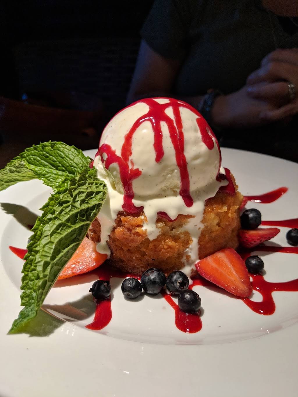 Village Tavern | restaurant | 1903 Westridge Rd, Greensboro, NC 27410, USA | 3362823063 OR +1 336-282-3063