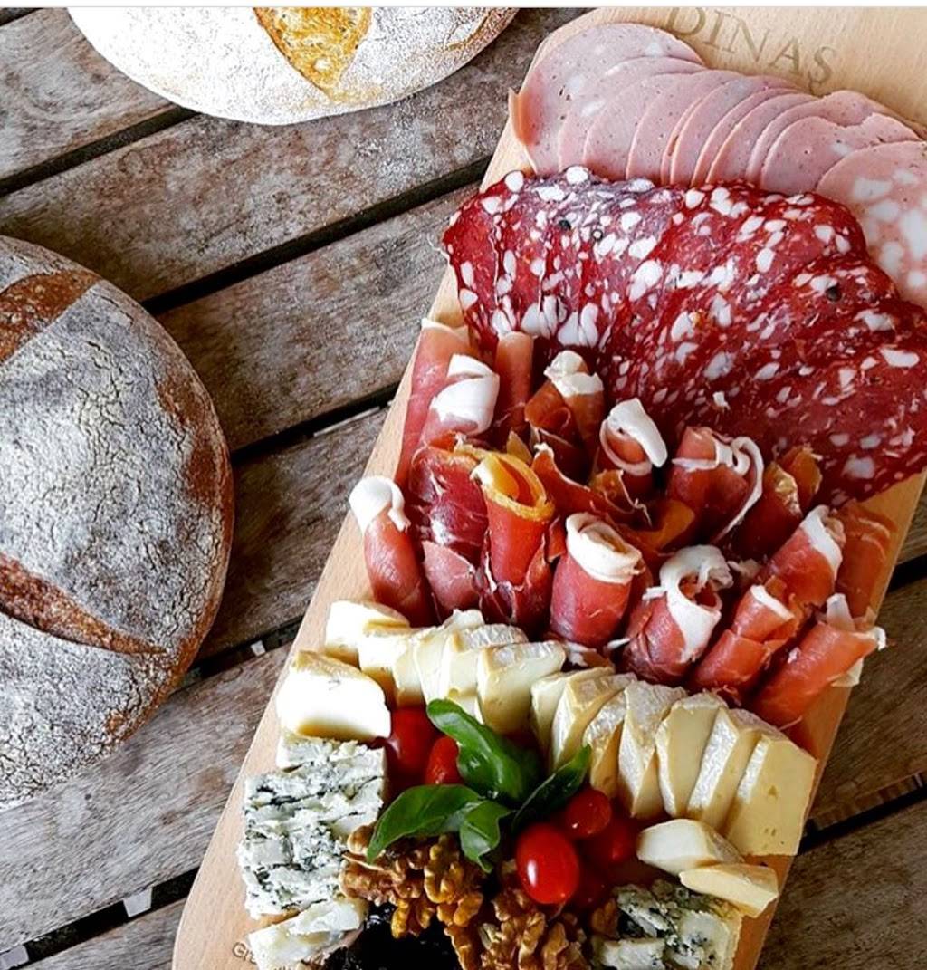 C&C | restaurant | Northbound At Flashing Yellow Light, 99201 Overseas Hwy, Key Largo, FL 33037, USA | 3054510995 OR +1 305-451-0995