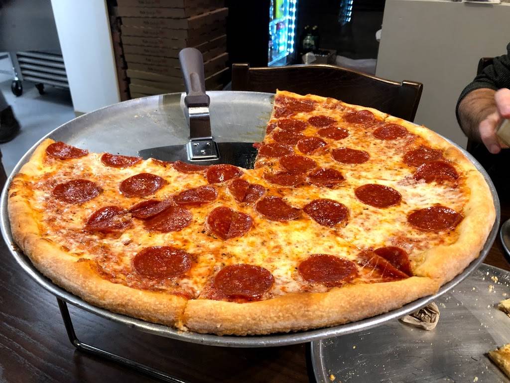 Sofias Pizza | restaurant | 2201 Angier Ave, Durham, NC 27703, USA | 9842193656 OR +1 984-219-3656