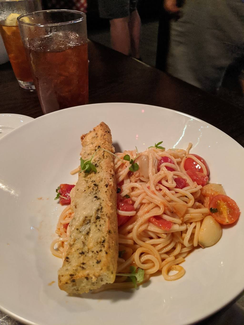 Mama Melroses Ristorante Italiano | restaurant | 351 S Studio Dr N, Orlando, FL 32830, USA | 4079393463 OR +1 407-939-3463