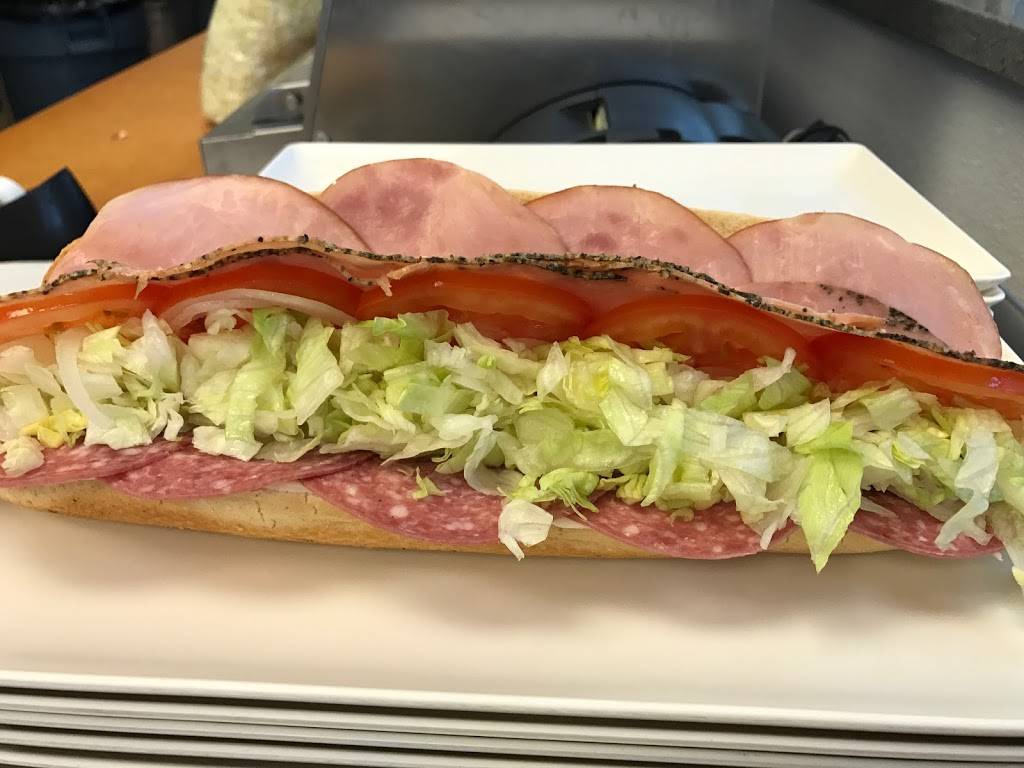 Capriottis Sandwich Shop | restaurant | 1500 Wilson Blvd, Rosslyn, VA 22209, USA | 7034652277 OR +1 703-465-2277