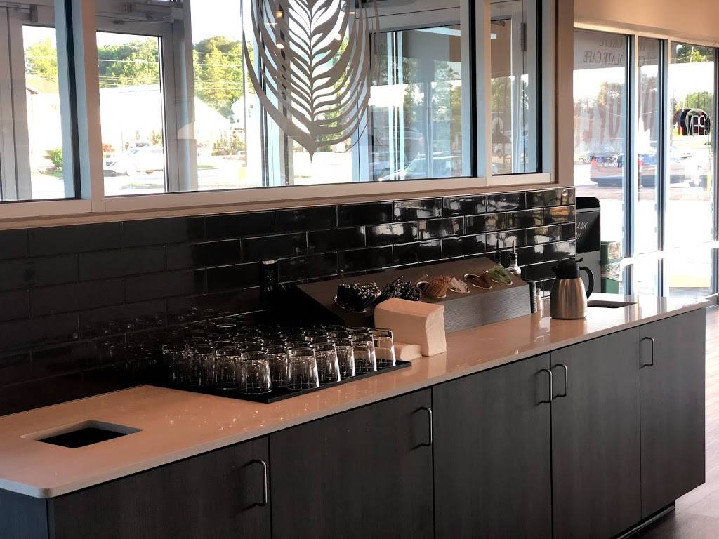 Buckeye Chocolate Café Bainbridge | cafe | 8555 Tanglewood Square, Bainbridge Township, OH 44023, USA | 4404686956 OR +1 440-468-6956