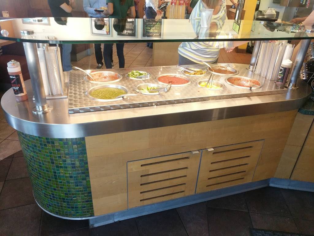 Rubios Coastal Grill | restaurant | 2675 Gateway Rd #104, Carlsbad, CA 92010, USA | 7604761442 OR +1 760-476-1442