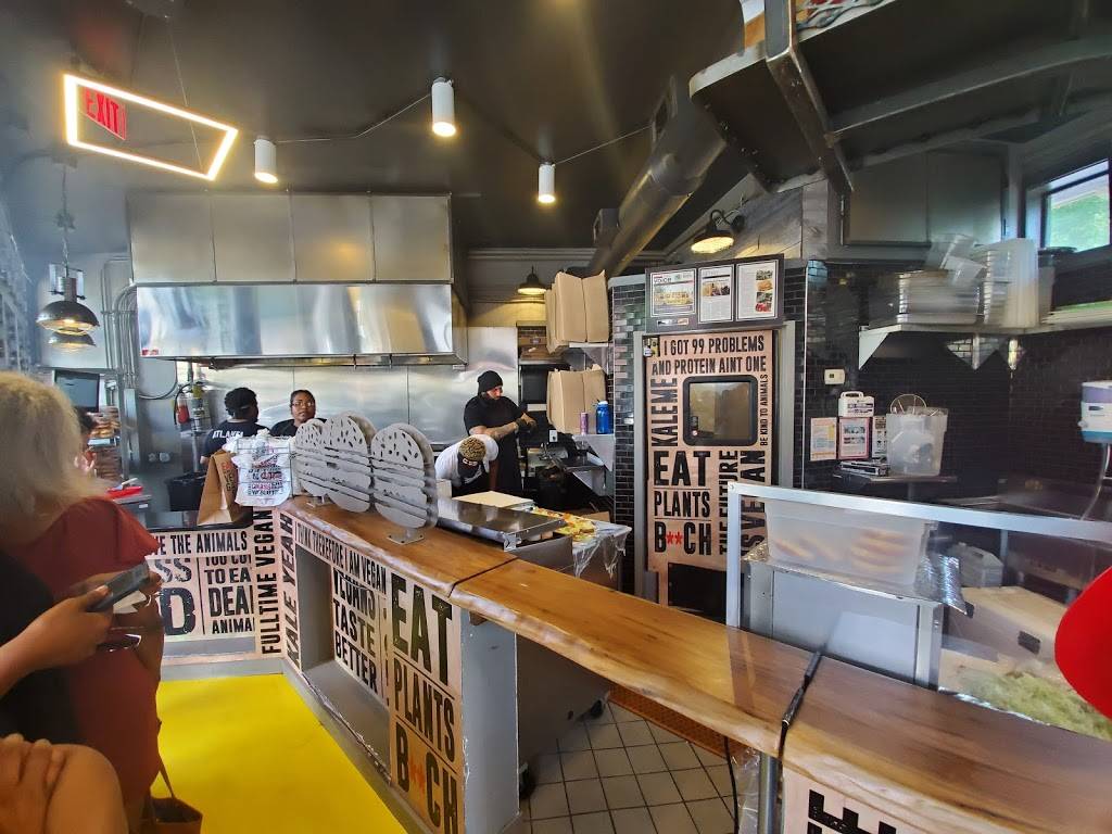 SluttyVegan ATL | restaurant | 1542 Ralph David Abernathy Blvd SW, Atlanta, GA 30310, USA | 6787323525 OR +1 678-732-3525