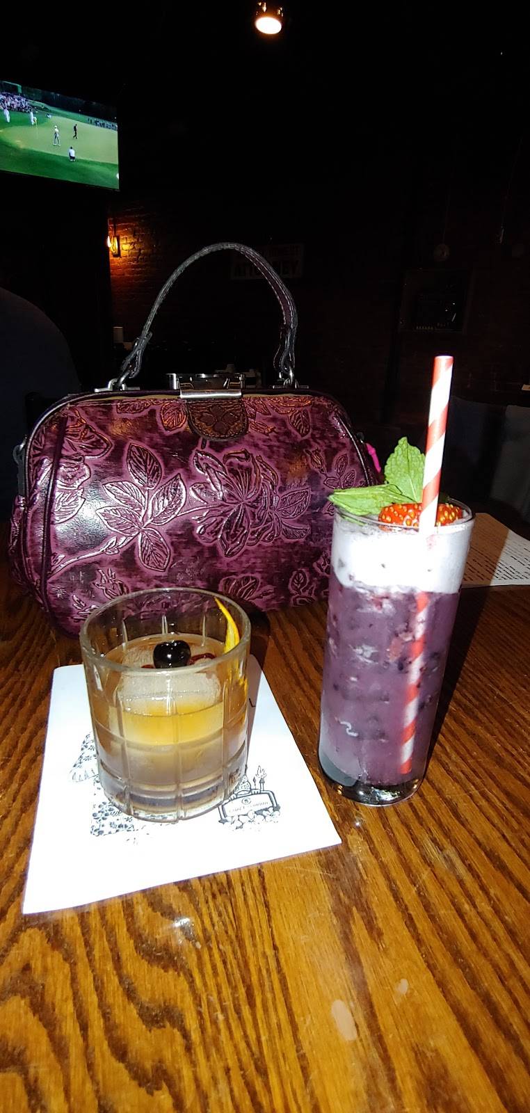 Churchills Food and Spirits | restaurant | 340 Saginaw St, Flint, MI 48502, USA | 8102383800 OR +1 810-238-3800