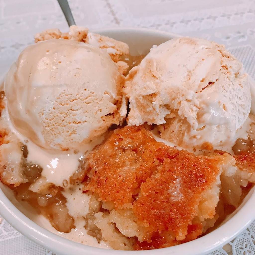 Gina’s Grill | restaurant | 7055 E 16th St, Indianapolis, IN 46219, USA | 3175919033 OR +1 317-591-9033