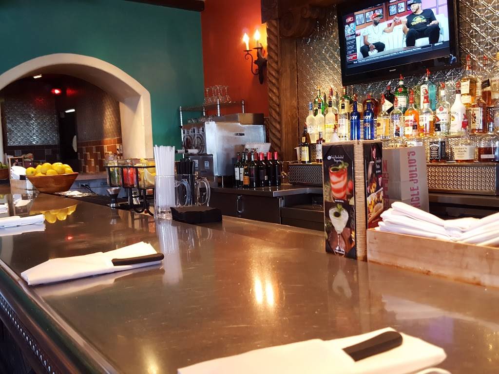 Uncle Julios Mexican From Scratch | restaurant | 2360 Fountain Square Dr, Lombard, IL 60148, USA | 6307059260 OR +1 630-705-9260