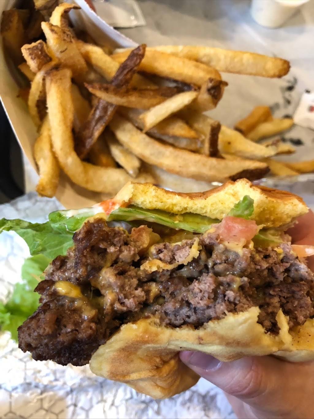 Frites | restaurant | 823 Lehigh Valley Mall, Whitehall, PA 18052, USA | 6104433040 OR +1 610-443-3040