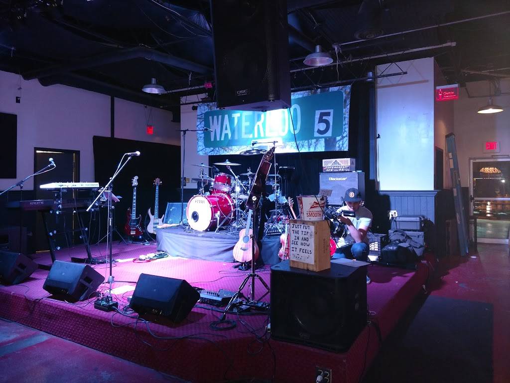 Fenders | restaurant | 8333 Market Exchange Drive, Westerville, OH 43081, USA | 6144364984 OR +1 614-436-4984