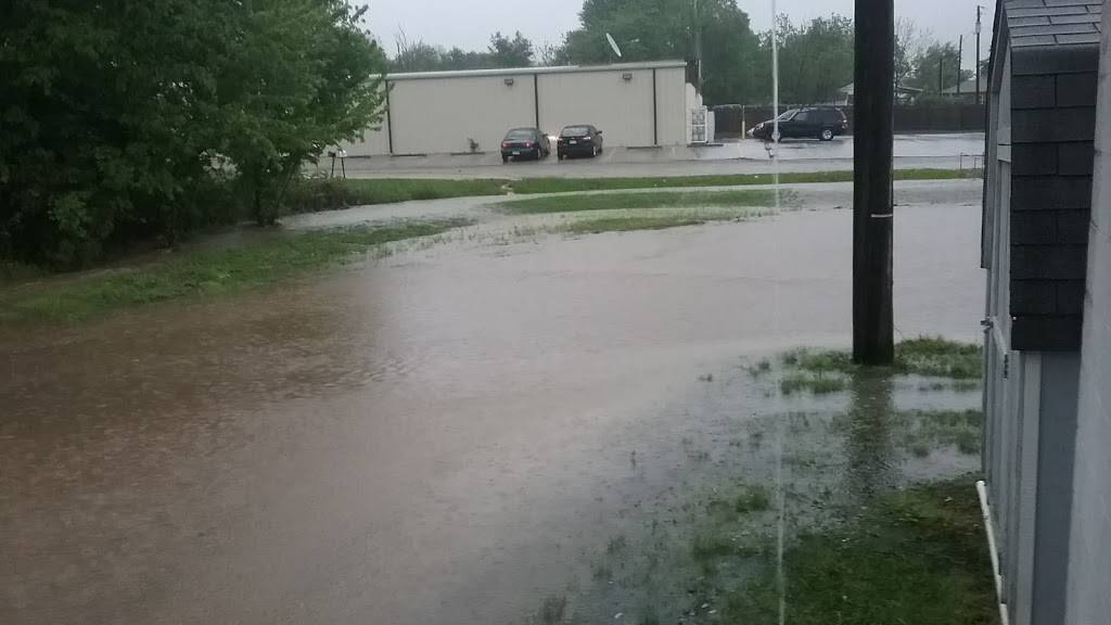 Jims Drive In | restaurant | 806 W Main St, Green Forest, AR 72638, USA | 8704386277 OR +1 870-438-6277