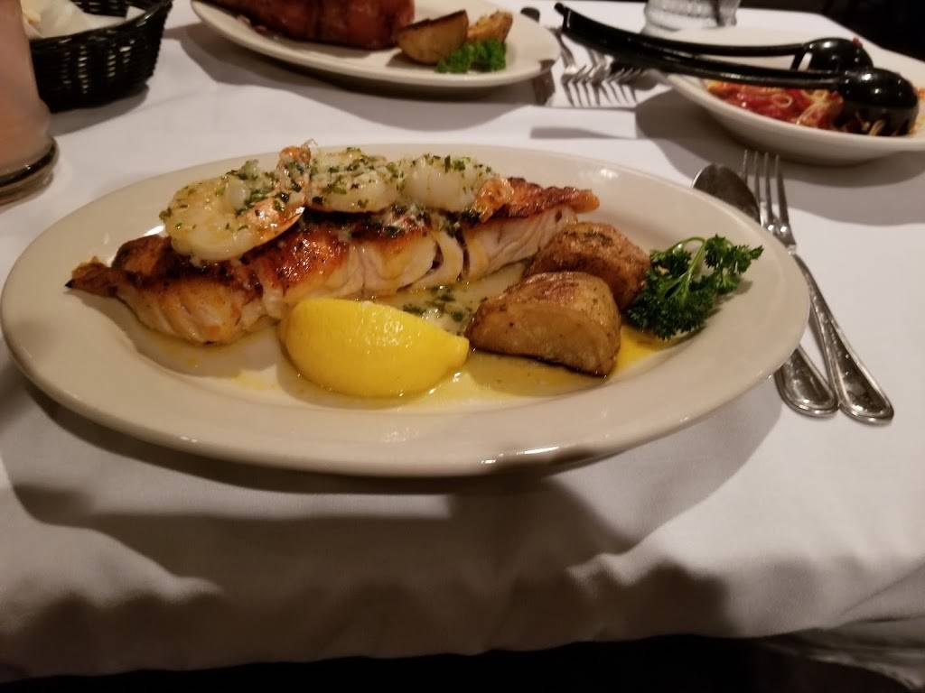 Umbertos At Barefoot Landing | restaurant | 4886 N Kings Hwy, North Myrtle Beach, SC 29582, USA | 8432721176 OR +1 843-272-1176