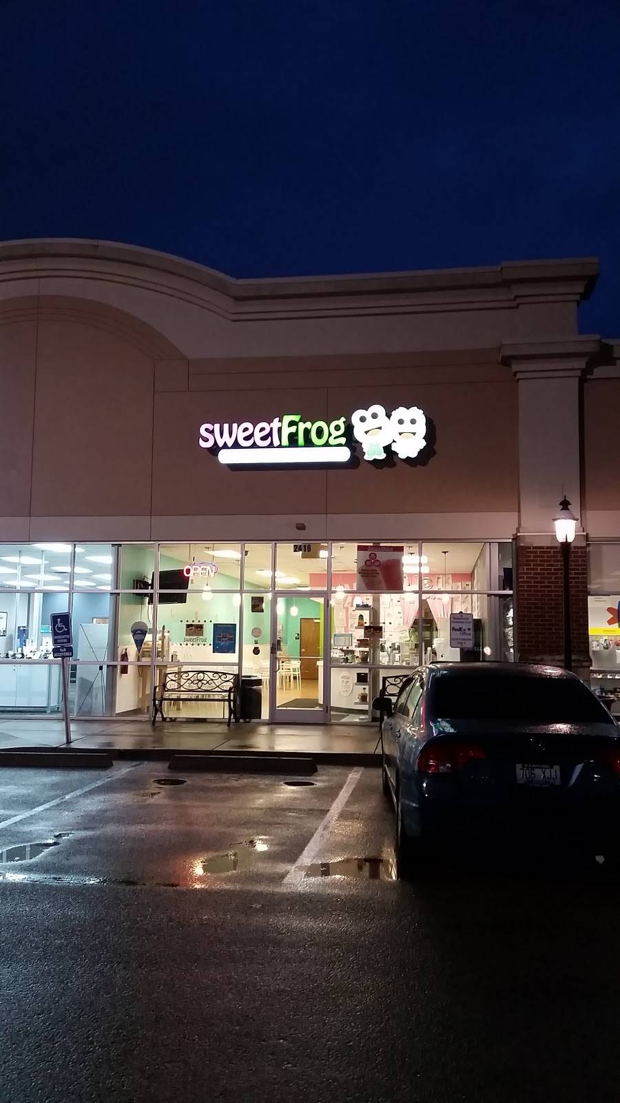 SweetFrog Premium Frozen Yogurt | restaurant | 2416 Baxter Ave, Crescent Springs, KY 41017, USA | 8593411310 OR +1 859-341-1310