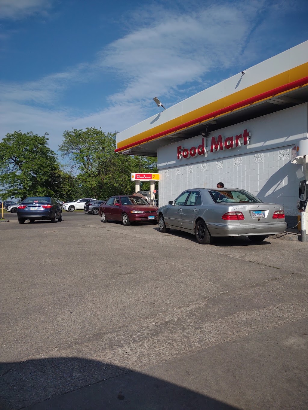 Shell | restaurant | 7138 N Sheridan Rd, Chicago, IL 60626, USA | 7732740200 OR +1 773-274-0200