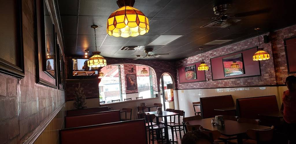 Johnnys Pizzeria | restaurant | 520 Bergen Blvd, Palisades Park, NJ 07650, USA | 2019444476 OR +1 201-944-4476