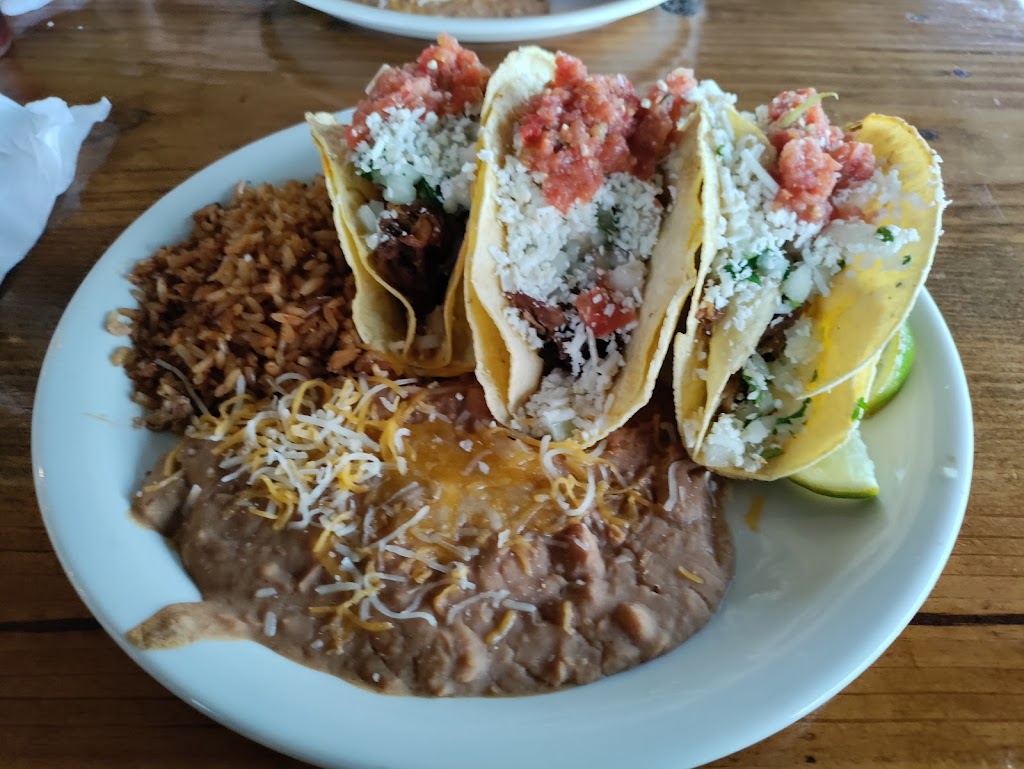 Chads El Sabores Mexican Restaurant | restaurant | 18493 ST, OK-49, Medicine Park, OK 73557, USA | 5805299999 OR +1 580-529-9999