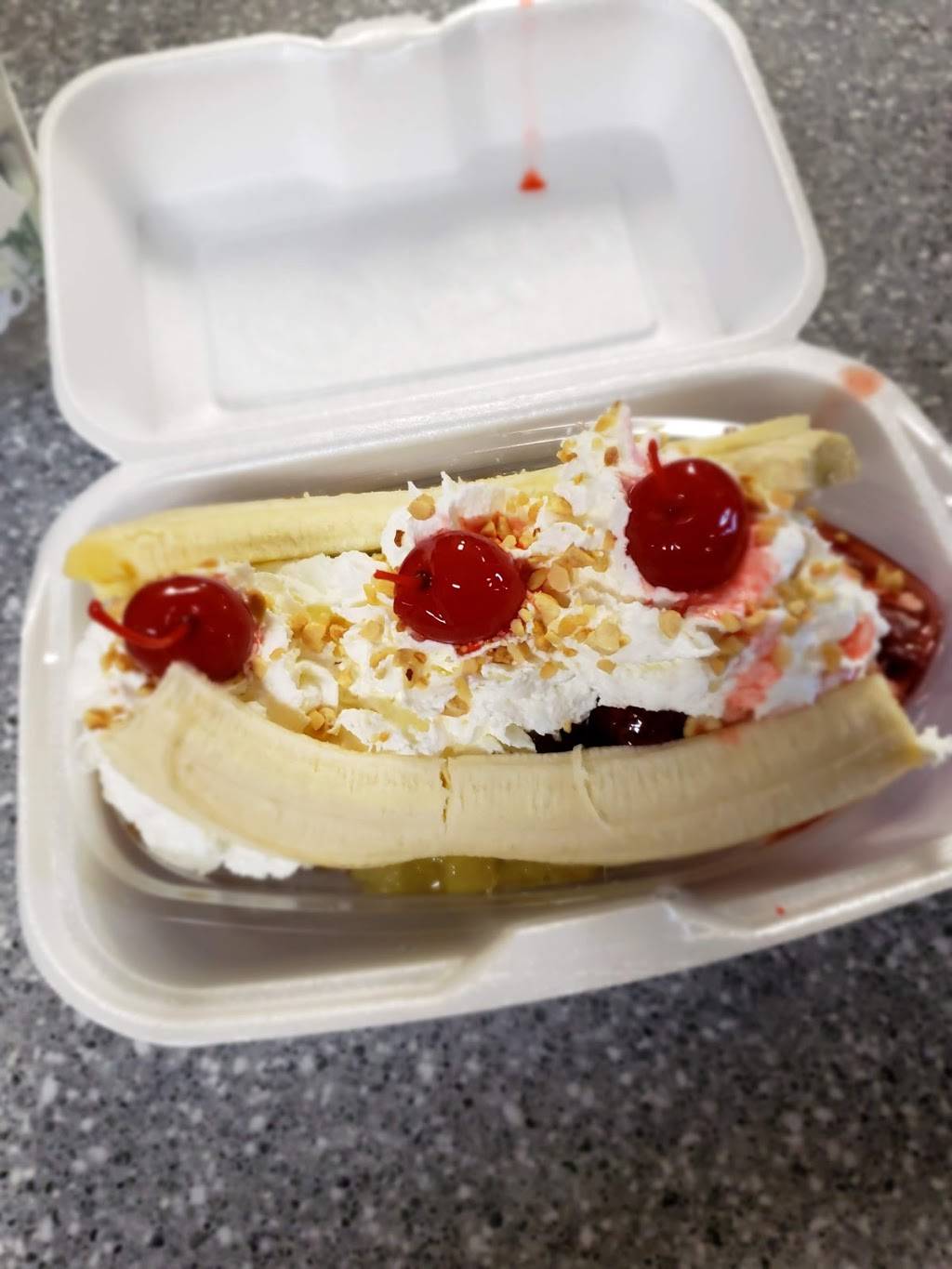 Top Burger Drive In | restaurant | 1436 NE Everett St, Camas, WA 98607, USA | 3608343867 OR +1 360-834-3867