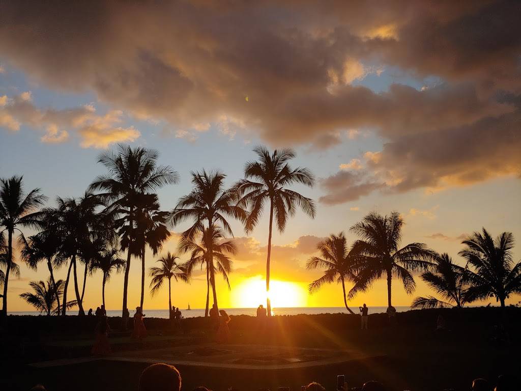 Paradise Cove Luau | restaurant | 92-1089 Aliinui Dr, Kapolei, HI 96707, USA | 8088425911 OR +1 808-842-5911