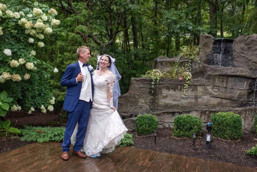 Carmens Country Inn and Gardens | restaurant | 364 Freedom Rd, Drums, PA 18222, USA | 5704553700 OR +1 570-455-3700