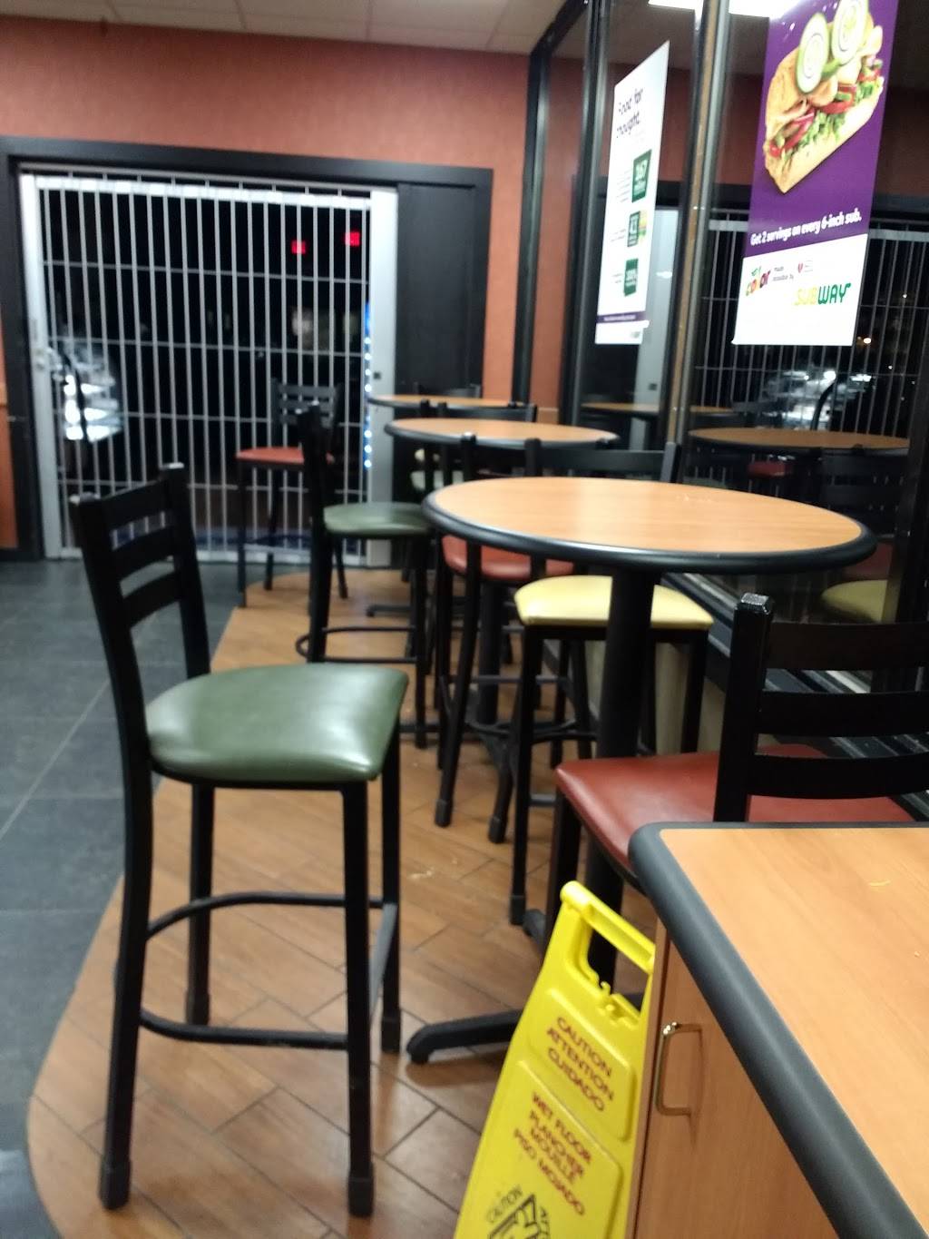 Subway Restaurants | restaurant | 72 Main St, Durham, NH 03824, USA | 6033975355 OR +1 603-397-5355