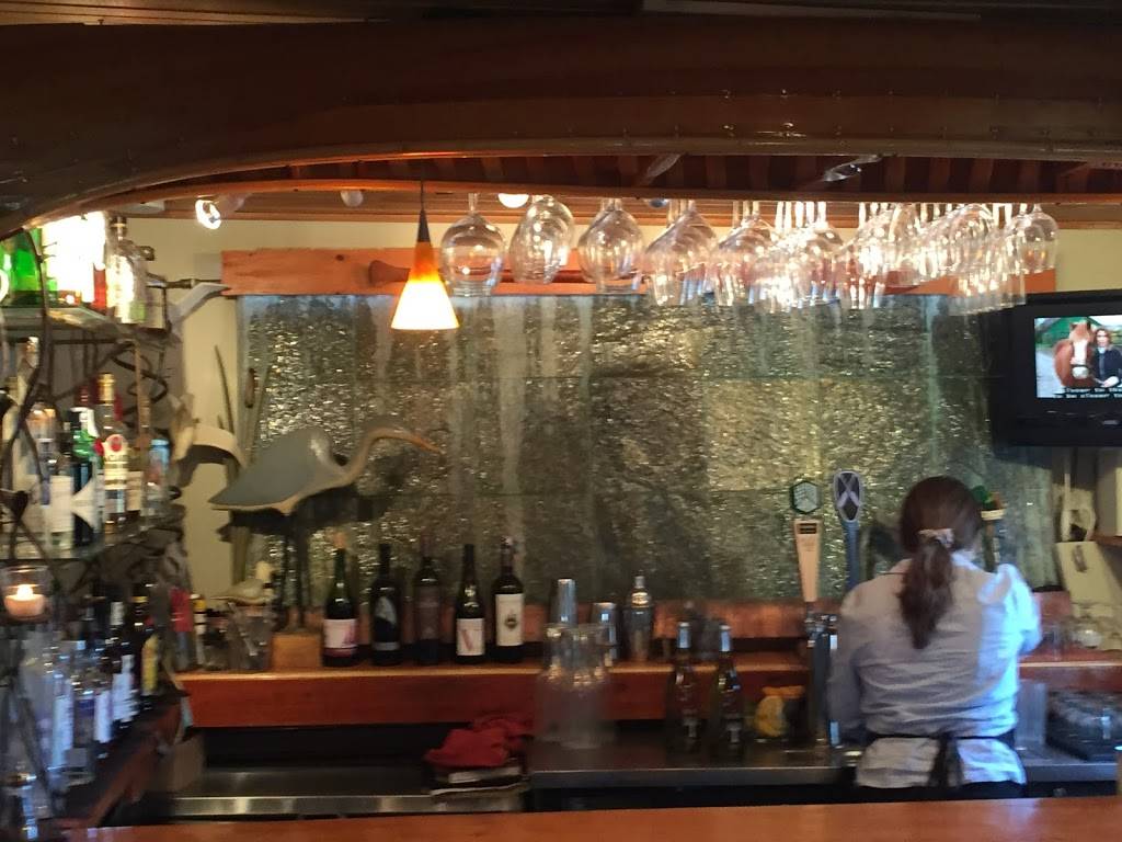 Blue Paddle Bistro | restaurant | 316 US-2, South Hero, VT 05486, USA | 8023724814 OR +1 802-372-4814