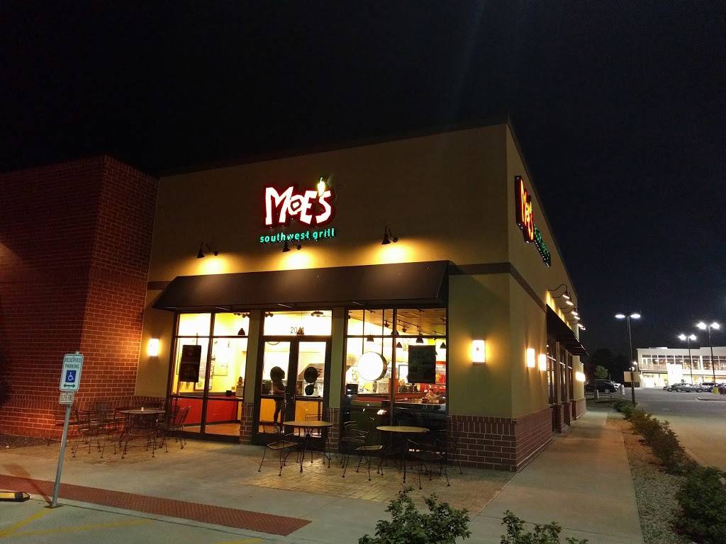 Moes Southwest Grill | restaurant | 2041 S Neil St, Champaign, IL 61820, USA | 2173526637 OR +1 217-352-6637