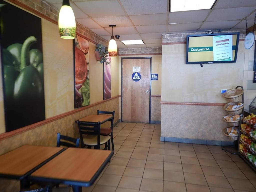 Subway Restaurants | restaurant | 3895 Overland Ave, Culver City, CA 90232, USA | 3102870790 OR +1 310-287-0790