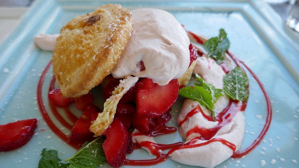 M.C. Perkins Cove | restaurant | 111 Perkins Cove Rd, Ogunquit, ME 03907, USA | 2076466263 OR +1 207-646-6263