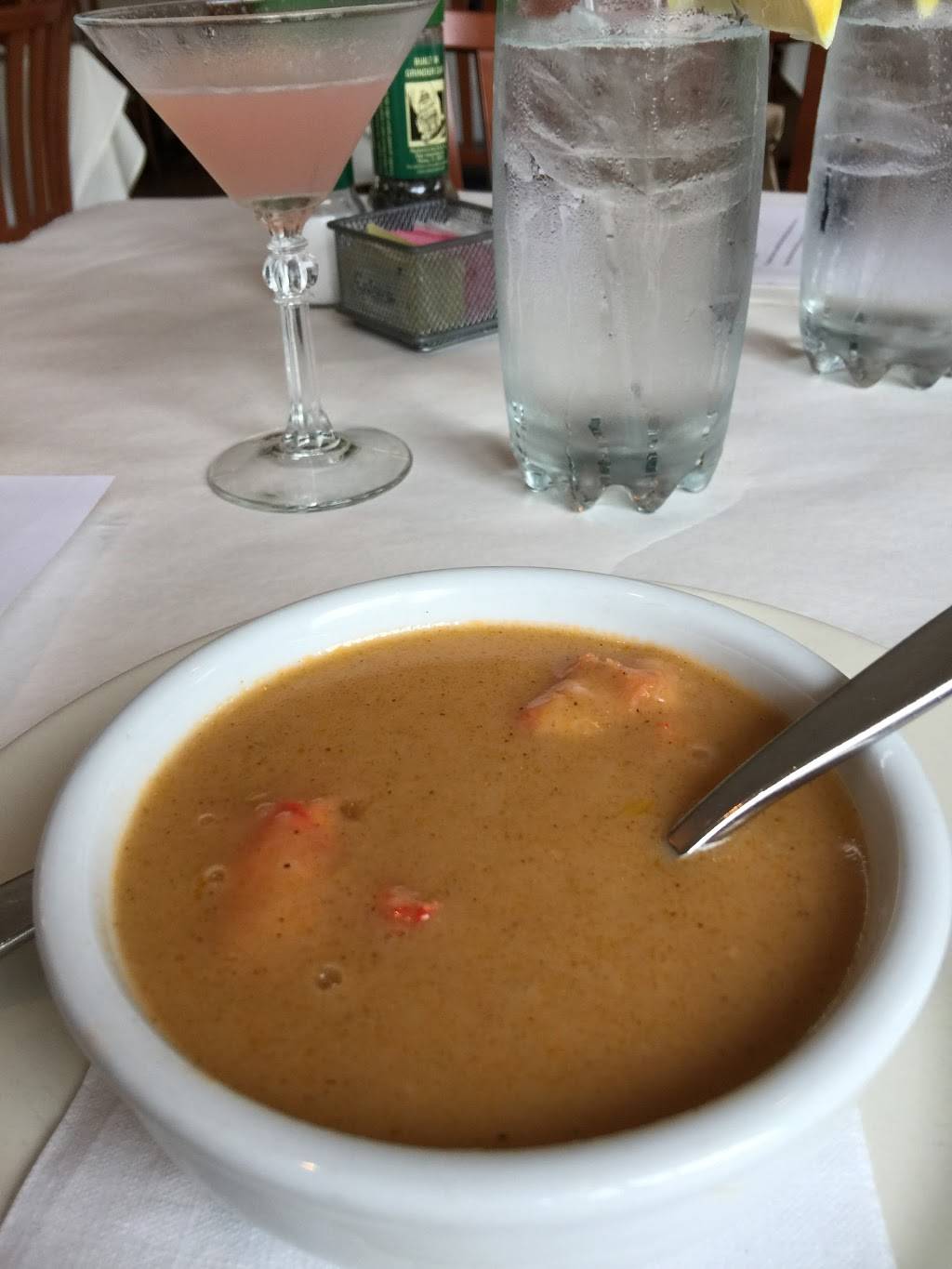 Circles | restaurant | 13002 N Dale Mabry Hwy, Tampa, FL 33618, USA | 8139690001 OR +1 813-969-0001