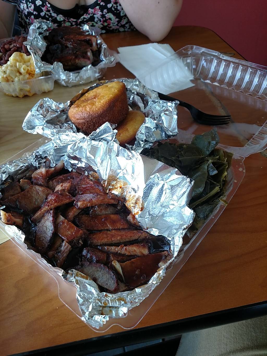 The Smoky Fire Pit | meal takeaway | 6637 Bancroft Ave, Oakland, CA 94605, USA | 5107779037 OR +1 510-777-9037