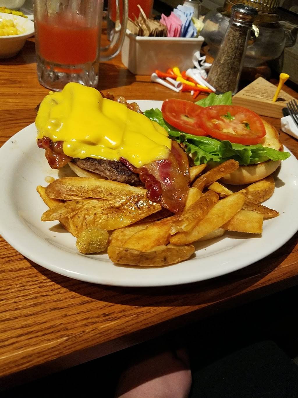 Cracker Barrel Old Country Store | restaurant | 796 Business Park Dr, Prattville, AL 36066, USA | 3343659600 OR +1 334-365-9600