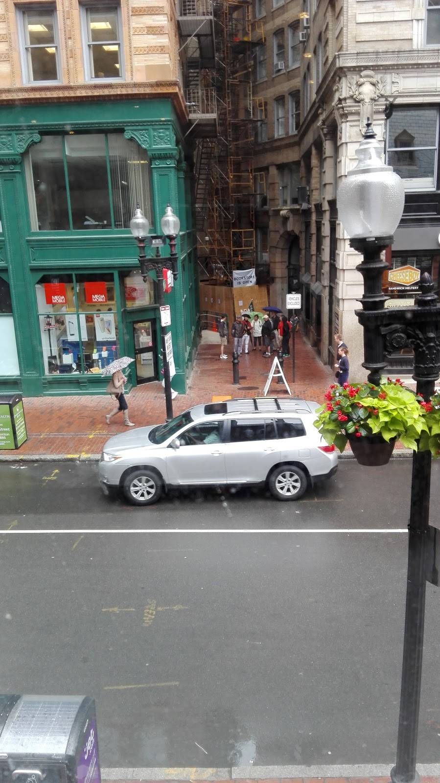 Chipotle Mexican Grill | restaurant | 283 Washington St, Boston, MA 02108, USA | 6179390988 OR +1 617-939-0988