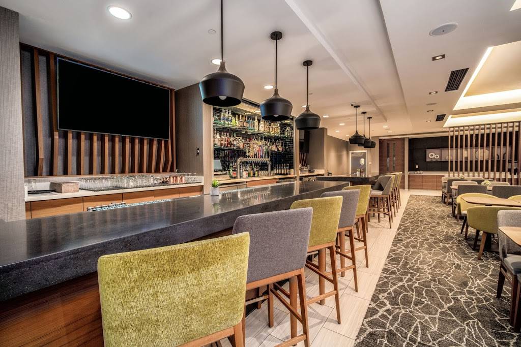 London Bar & Grill | restaurant | London Bar & Grill, 195 Hegenberger Rd, Oakland, CA 94621, USA | 5106262501 OR +1 510-626-2501