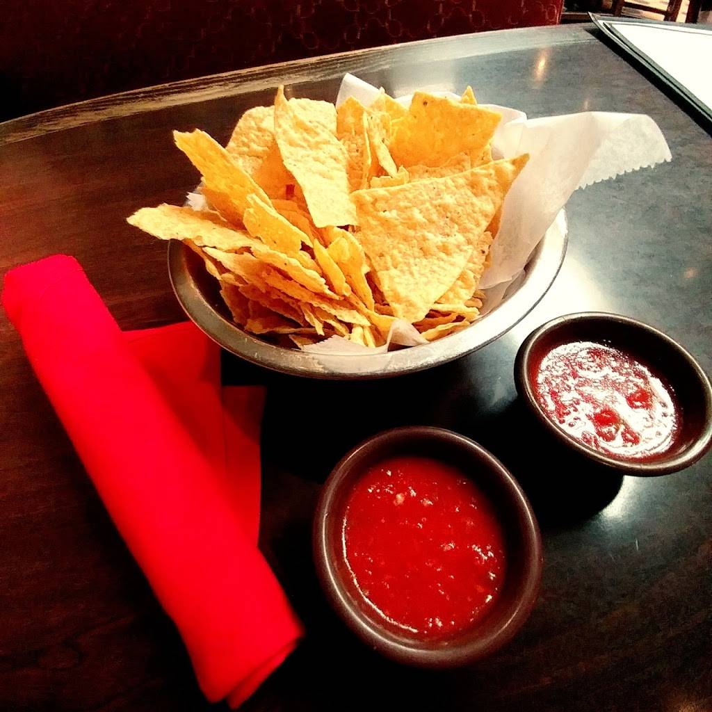 El Fenix | restaurant | 810 N Central Expy #8, Plano, TX 75074, USA | 9725781020 OR +1 972-578-1020