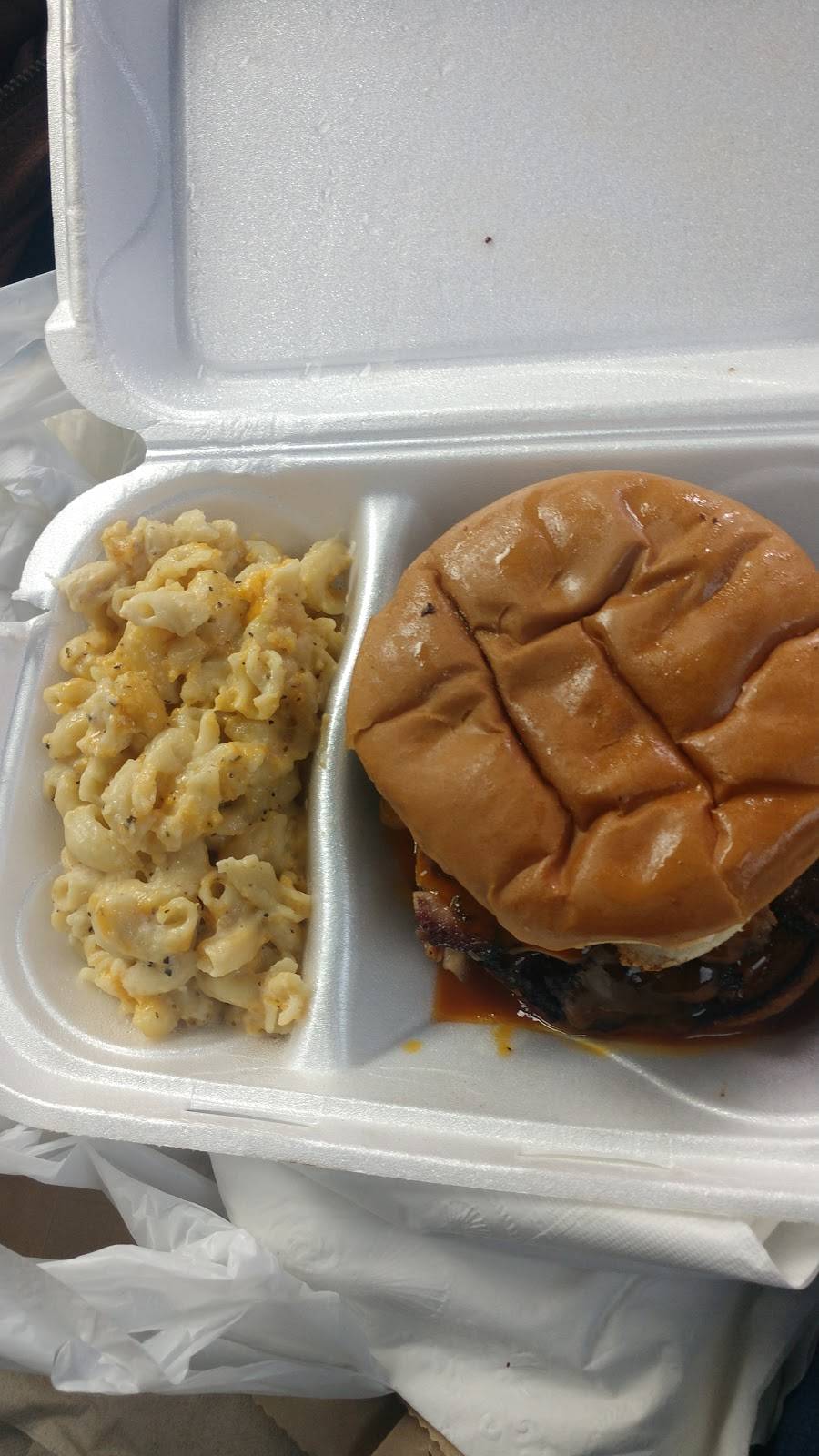 Best Friends BBQ | restaurant | Indian River Drive (just North of Jensen Causeway, Jensen Beach, FL 34957, USA | 7722617994 OR +1 772-261-7994