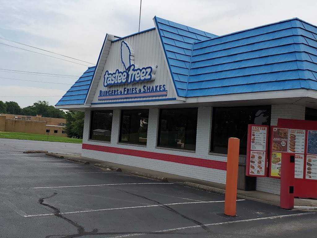 Tastee Freez | restaurant | 805 W 3rd St, Mt Carmel, IL 62863, USA | 6182624226 OR +1 618-262-4226