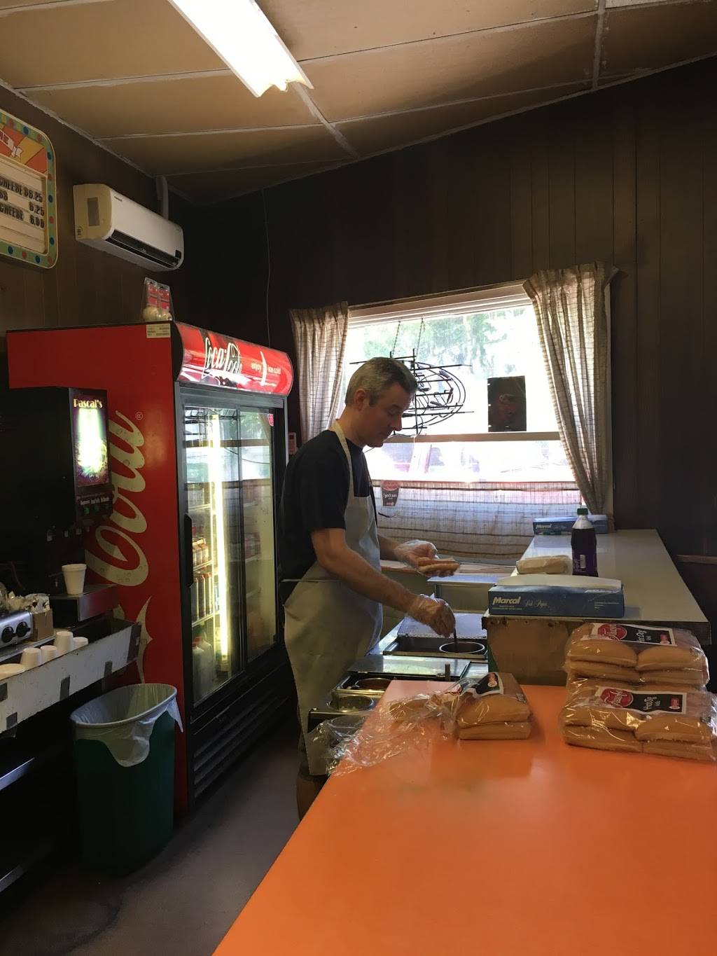 Smith Street Hot Dogs | restaurant | 2619, 105 Smith St, Poughkeepsie, NY 12601, USA | 8454718481 OR +1 845-471-8481