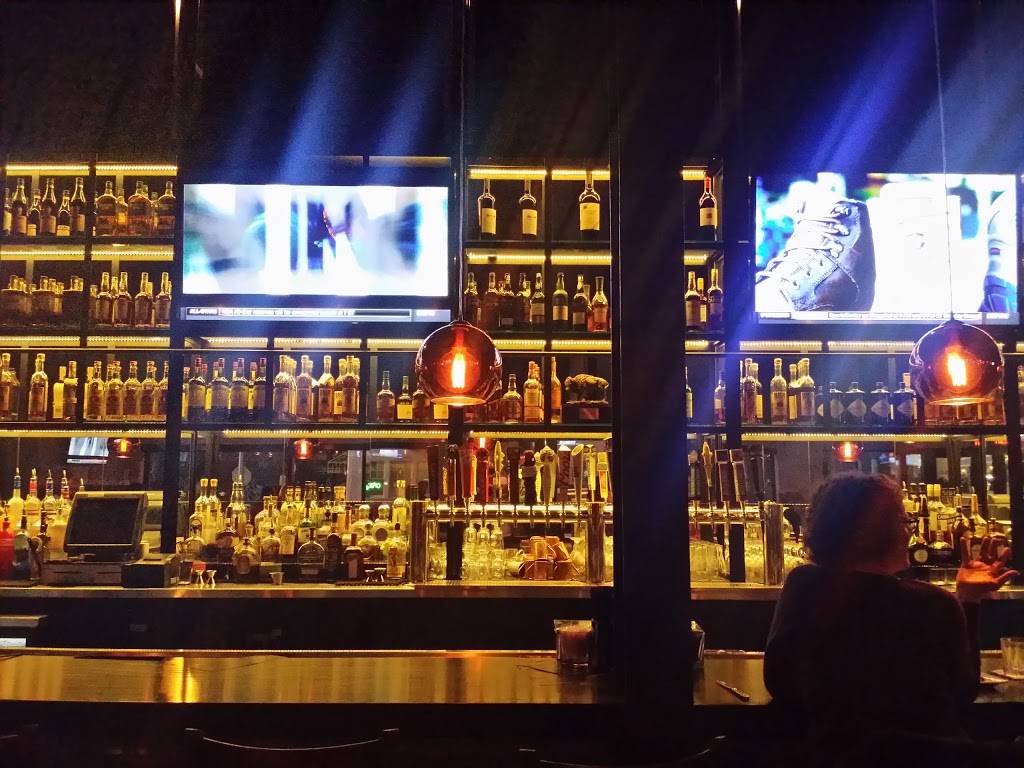 Summit Grill | restaurant | 520 W 75th St, Kansas City, MO 64114, USA | 8163619788 OR +1 816-361-9788