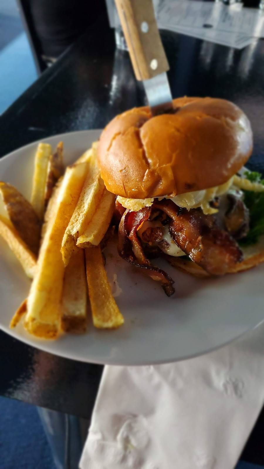 Catfish Lous | restaurant | 6540 SW Fallbrook Pl, Beaverton, OR 97008, USA | 5032275384 OR +1 503-227-5384