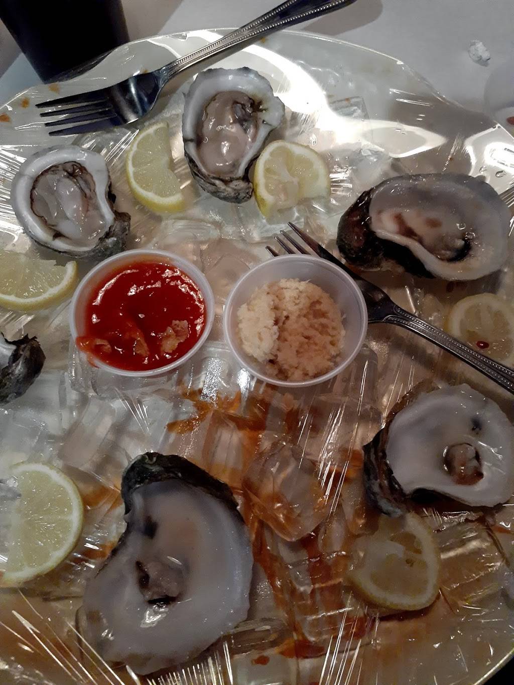 Pier 11 boiling seafood & bar | restaurant | 7661 Farmsbury Dr, Reynoldsburg, OH 43068, USA | 6143676666 OR +1 614-367-6666