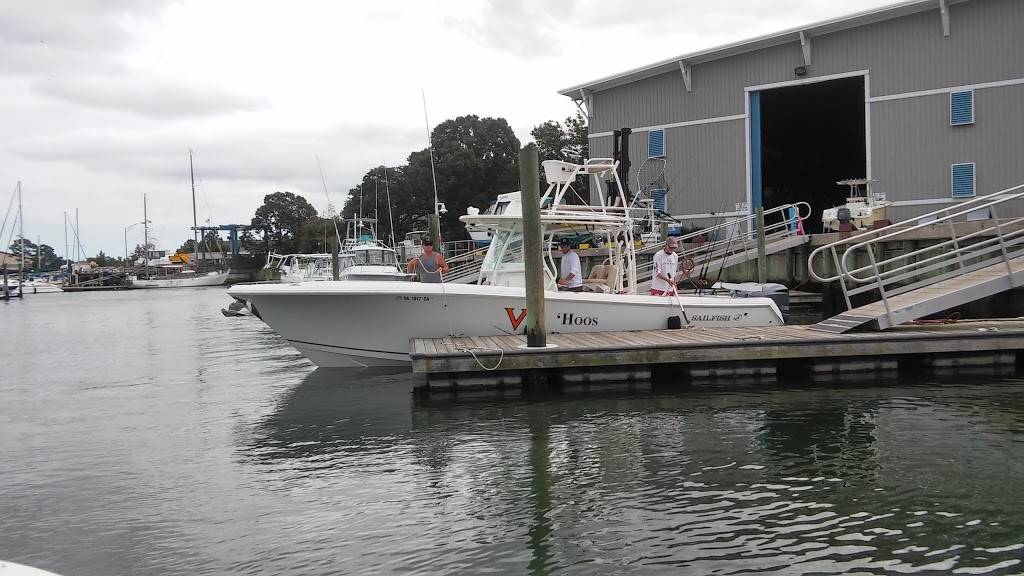 Vinings Landing Marina | restaurant | 8166 Shore Dr, Norfolk, VA 23518, USA | 7575878000 OR +1 757-587-8000