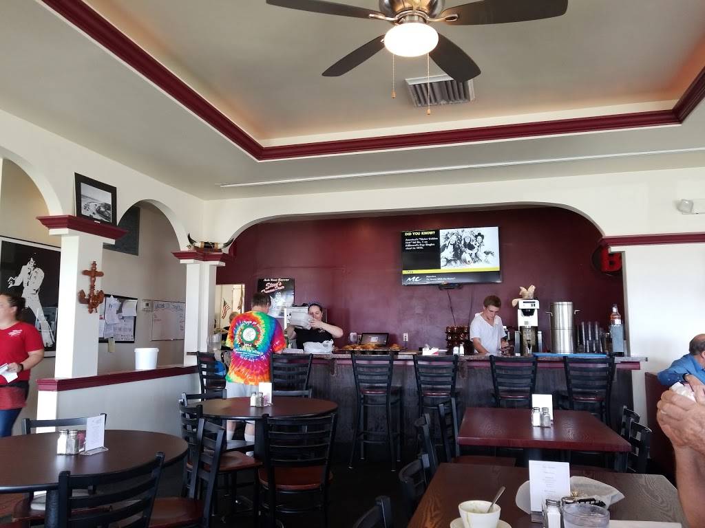 Steves Famous Diner | restaurant | 2011 N Atlantic Ave, Daytona Beach, FL 32118, USA | 3862527340 OR +1 386-252-7340