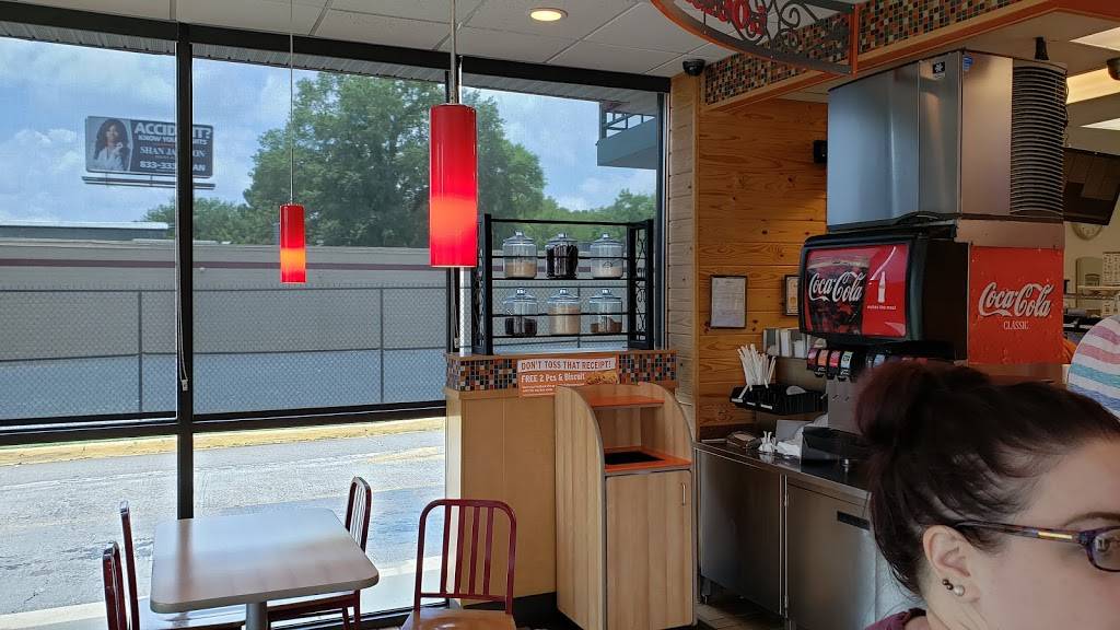 Popeyes Louisiana Kitchen | restaurant | 525 E 70th St, Shreveport, LA 71106, USA | 3188654491 OR +1 318-865-4491