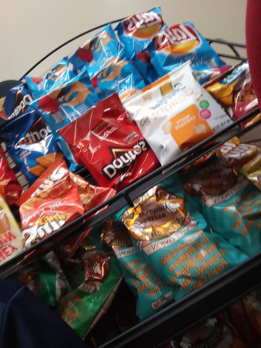 Famous Phils Sub Shop | meal takeaway | 107 FL-7, Plantation, FL 33317, USA | 9545873940 OR +1 954-587-3940